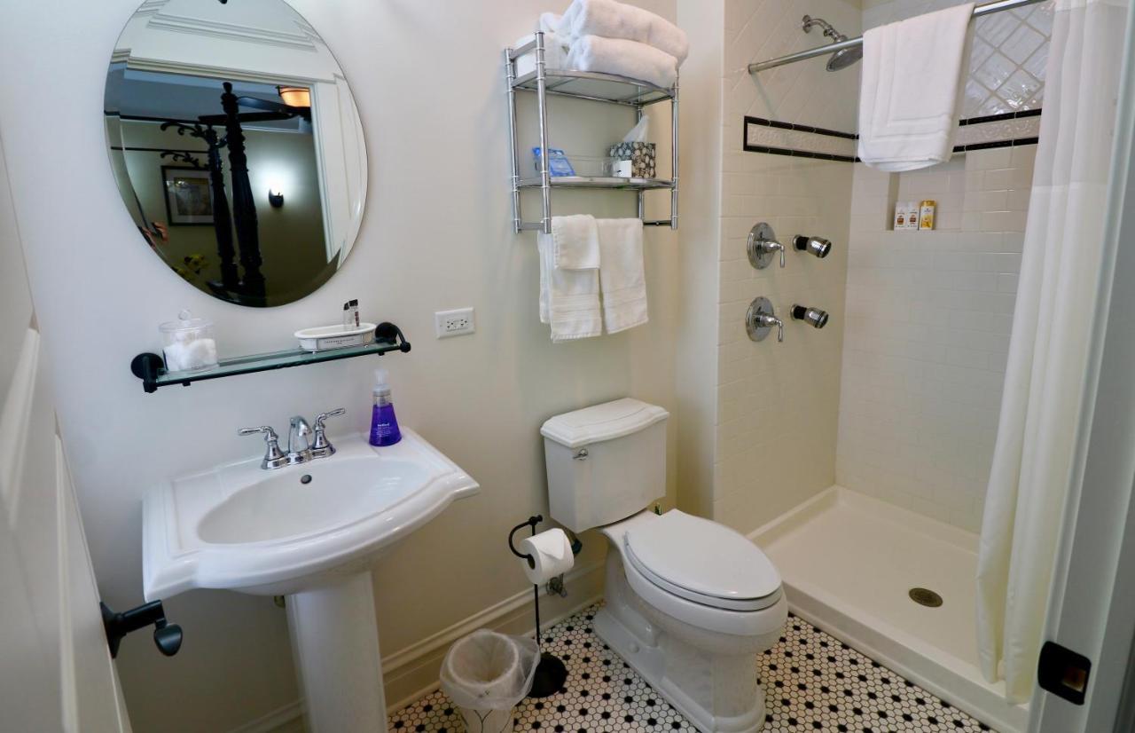 Cherry Tree Inn B&B Woodstock ภายนอก รูปภาพ